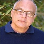 Licenciado en Artes y Doctorado en Ciencias de la Educación